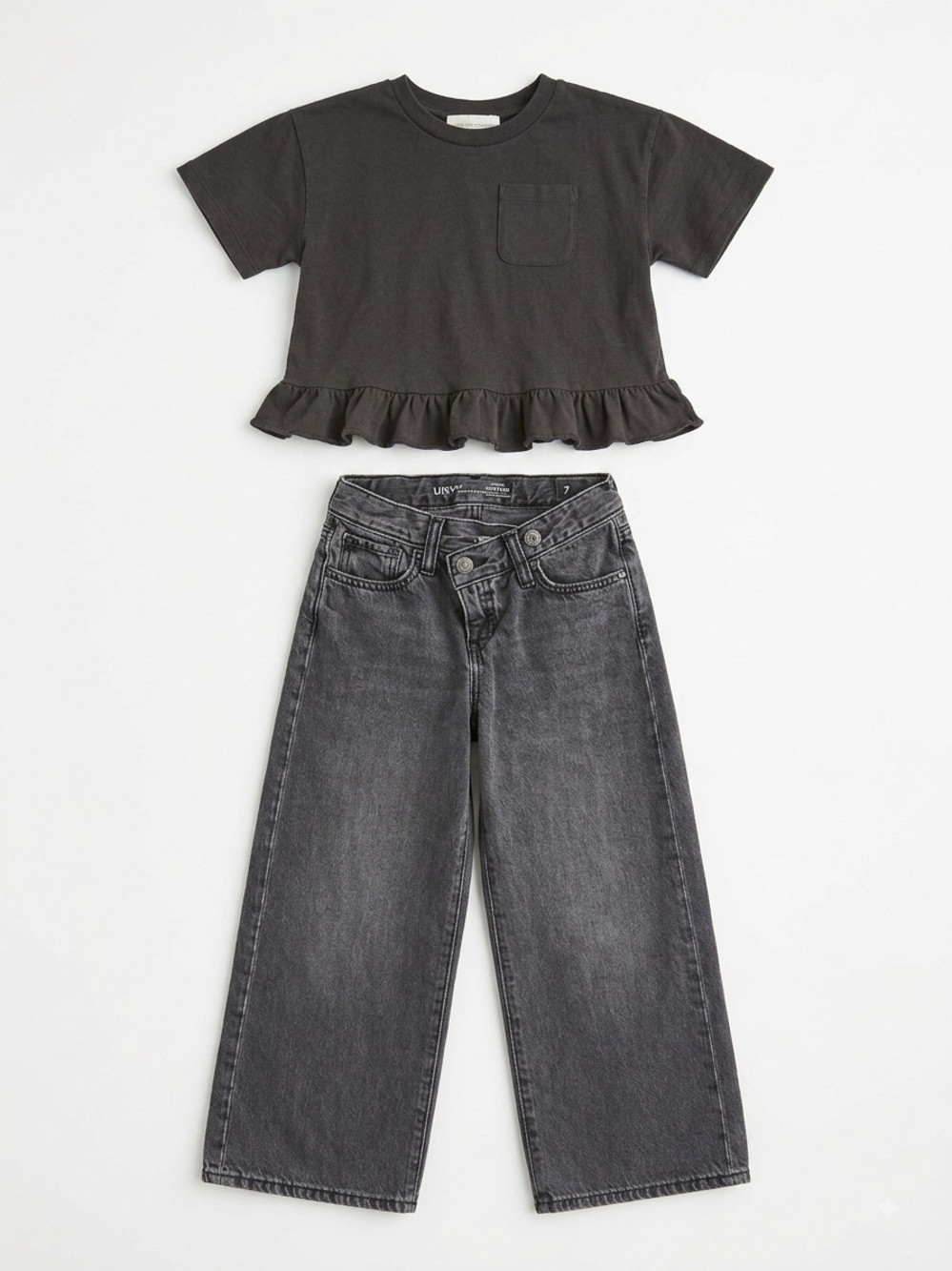 Girls 2-Pc Outfit: Old Navy Wide Leg Jeans (7) & Treasure & Bond Peplum Tee